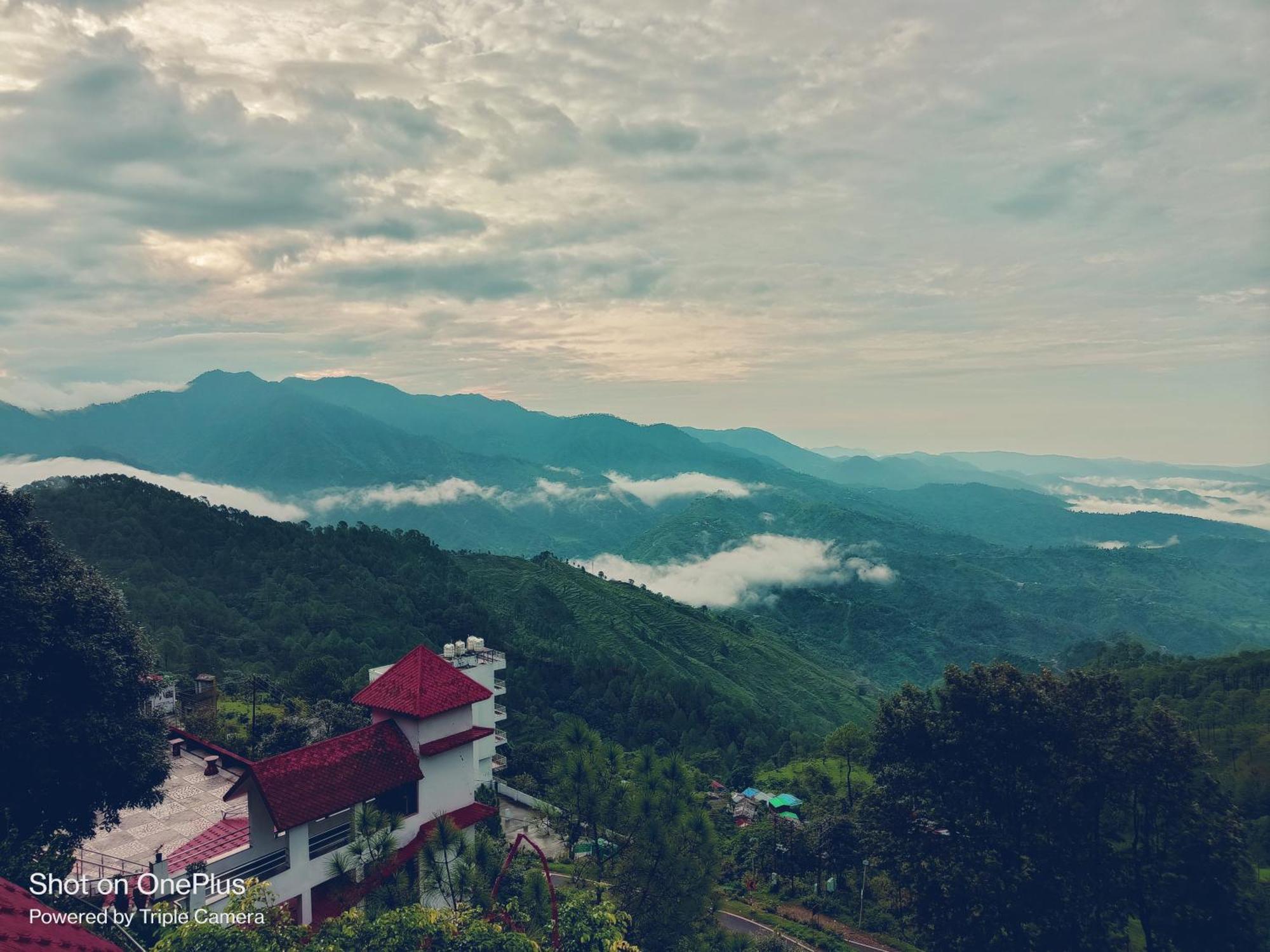 Blue Pine Resort لانسداون المظهر الخارجي الصورة