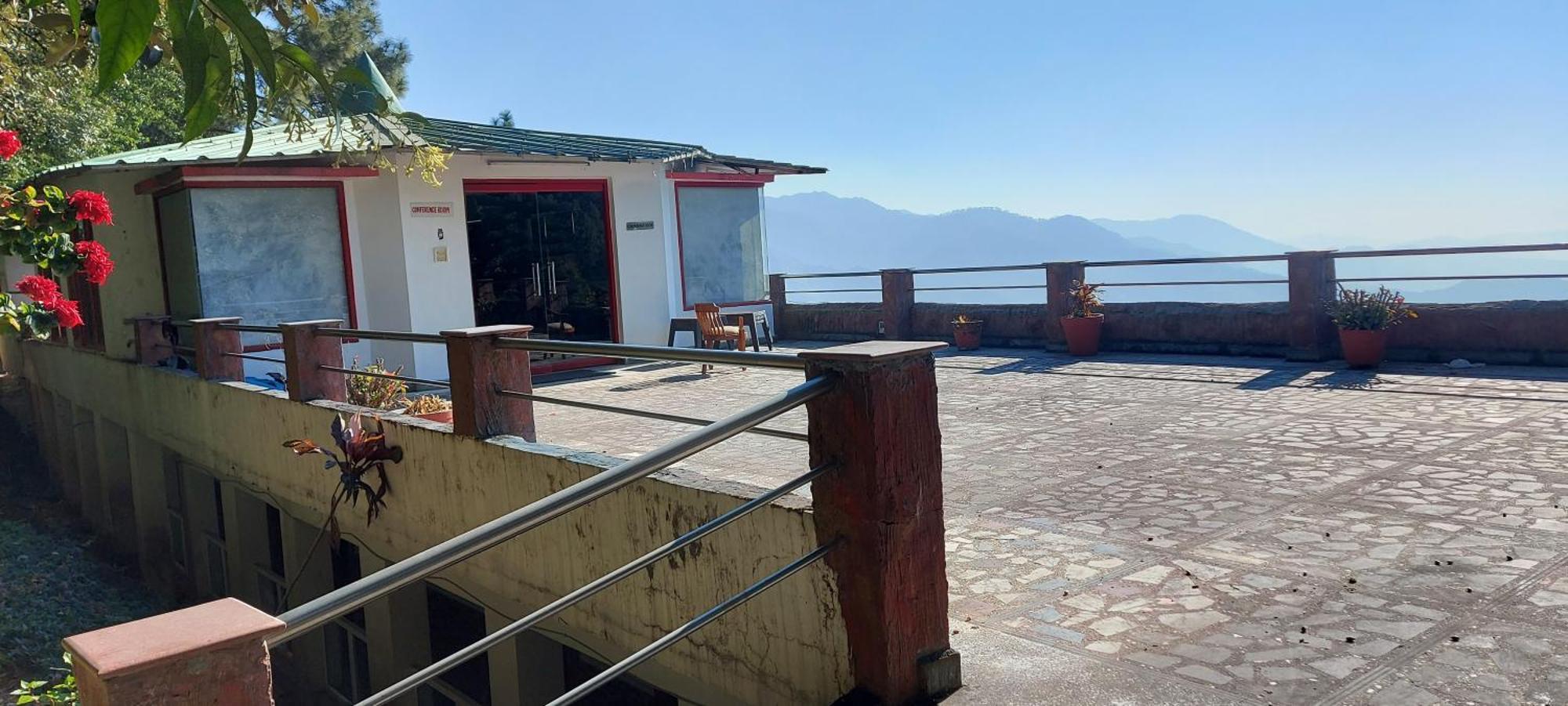 Blue Pine Resort لانسداون المظهر الخارجي الصورة