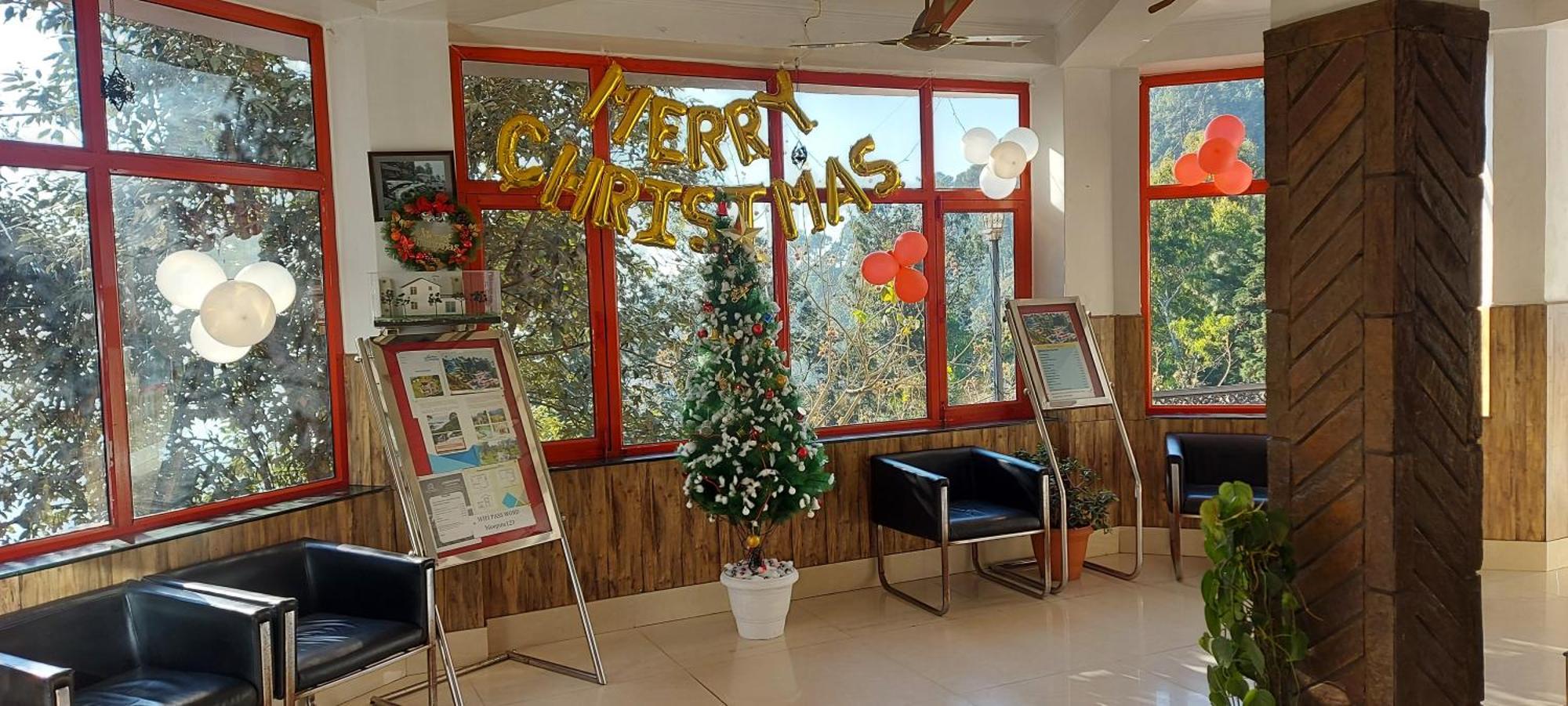 Blue Pine Resort لانسداون المظهر الخارجي الصورة