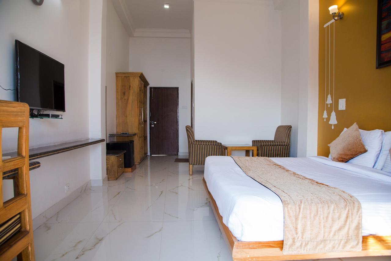 Blue Pine Resort لانسداون المظهر الخارجي الصورة